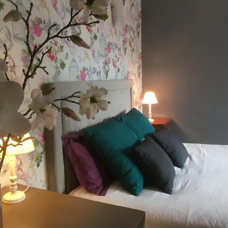 Bed & Breakfast Aupres Du Chateau Breze